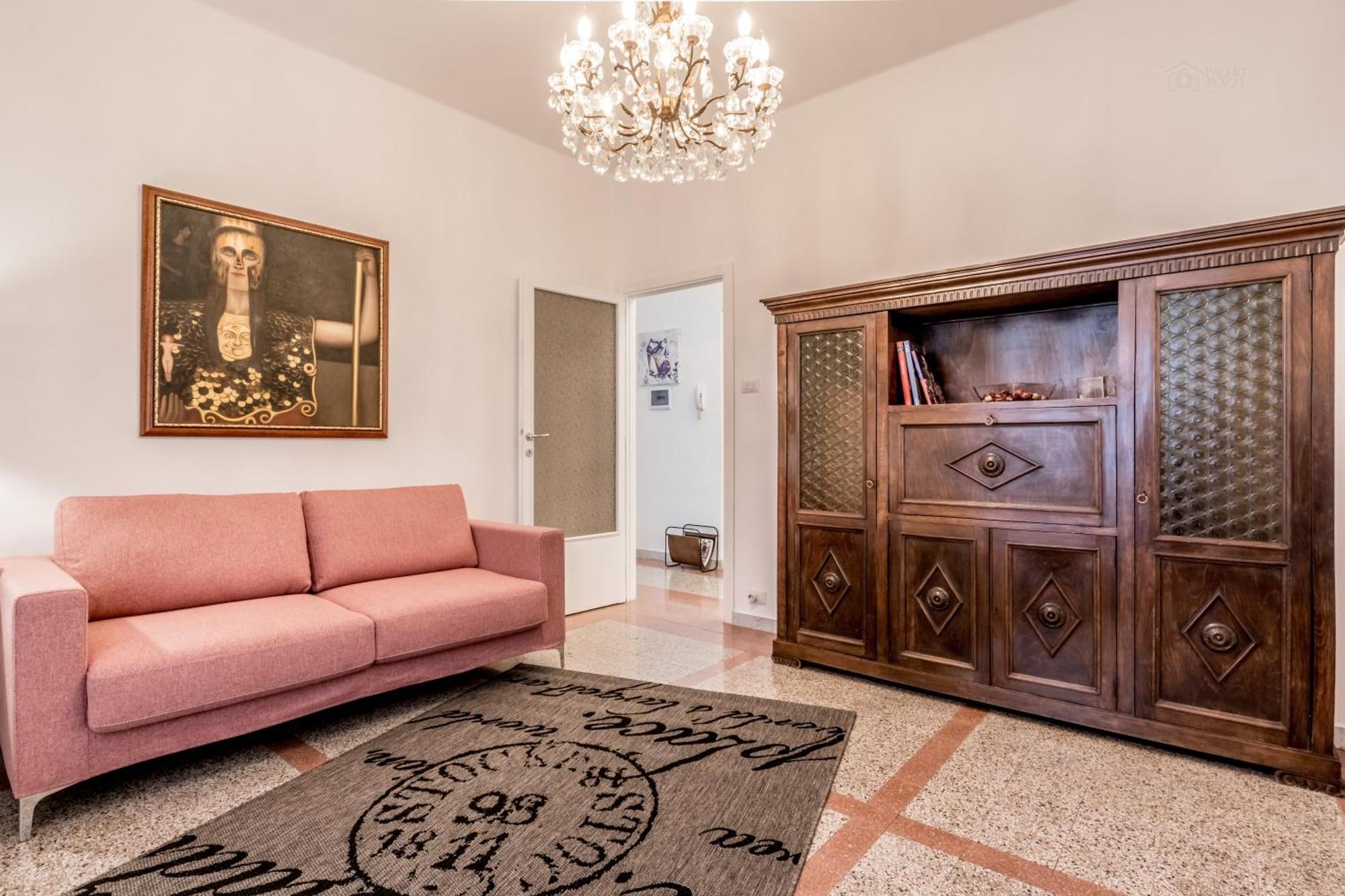 Piazza Vescovio Spazioso Trilocale *